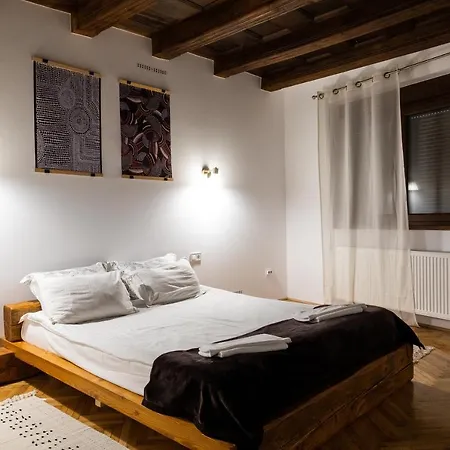 Casa Postavarului 3*