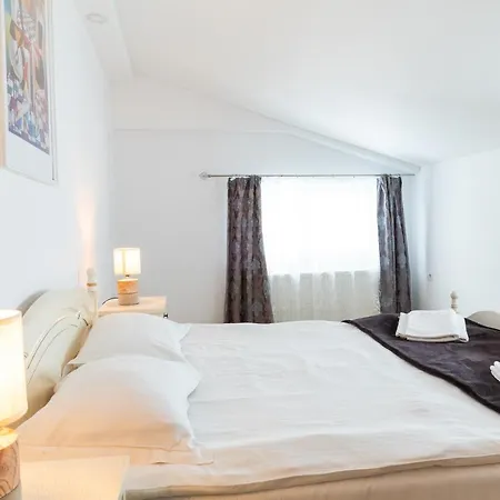 Casa Postavarului 3*