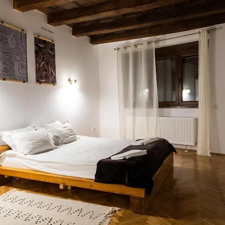 Casa Postavarului 3*