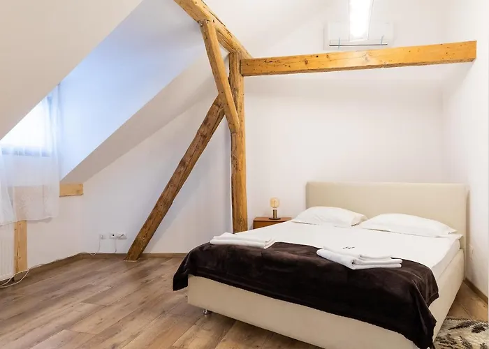 Casa Postavarului 3* Брашов