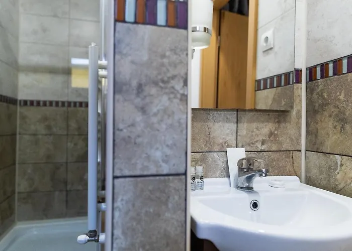 Casa Postavarului 3*