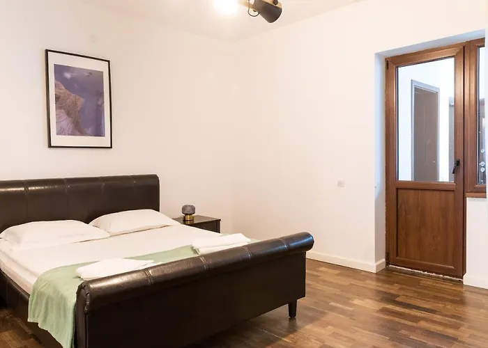 Casa Postavarului 3*