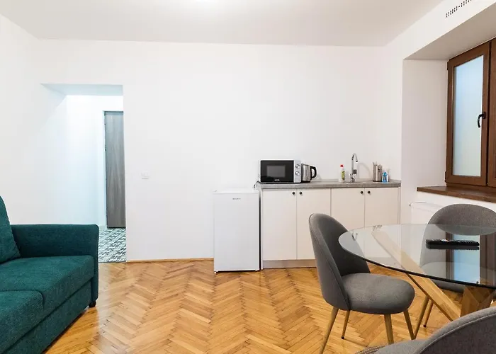 Casa Postavarului 3* Брашов